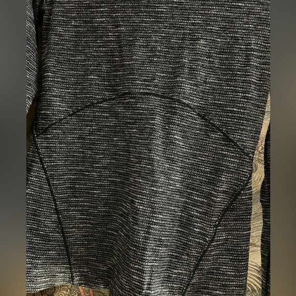 Lululemon Brisk Running Jacket EUC SZ 6 - Picture 9 of 10